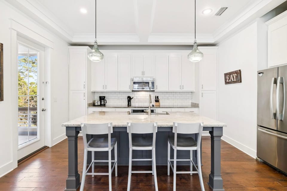 Kitchen or kitchenette, kitchen