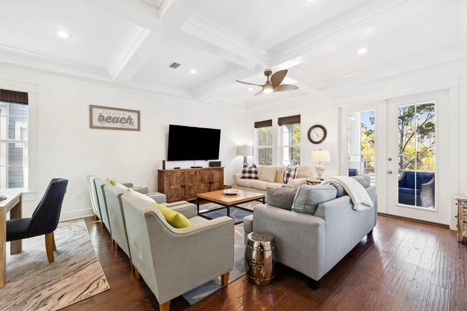 TV and multimedia, Living room, Family
