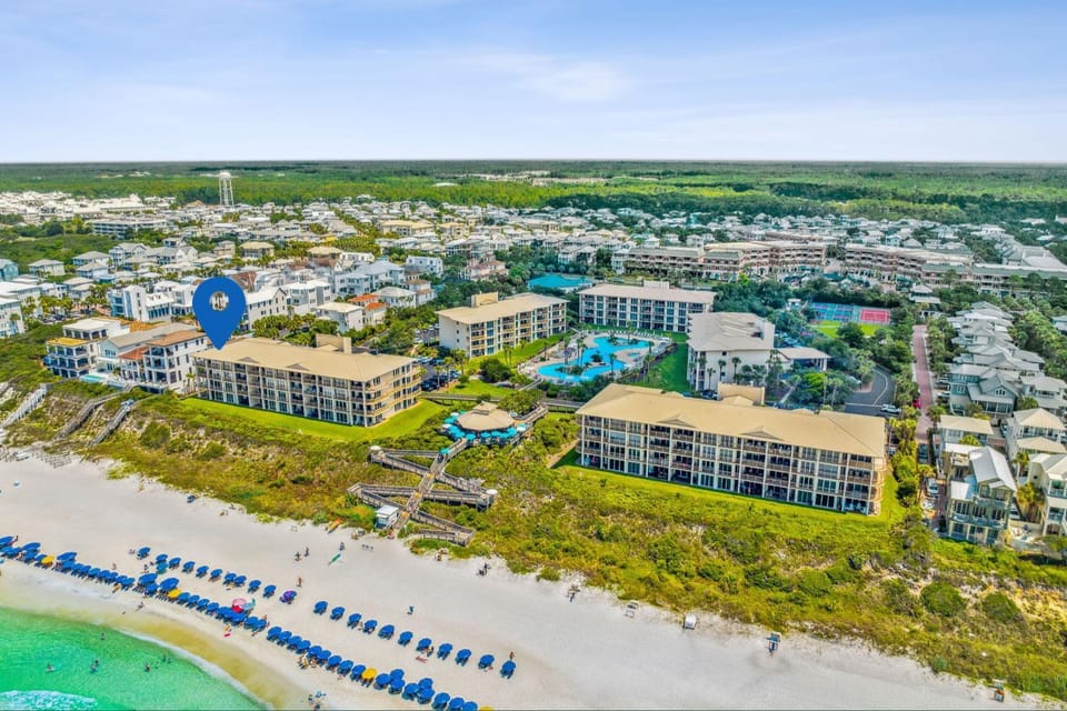 Property building, Restaurant/places to eat, Neighbourhood, Bird's eye view, Beach, Swimming pool