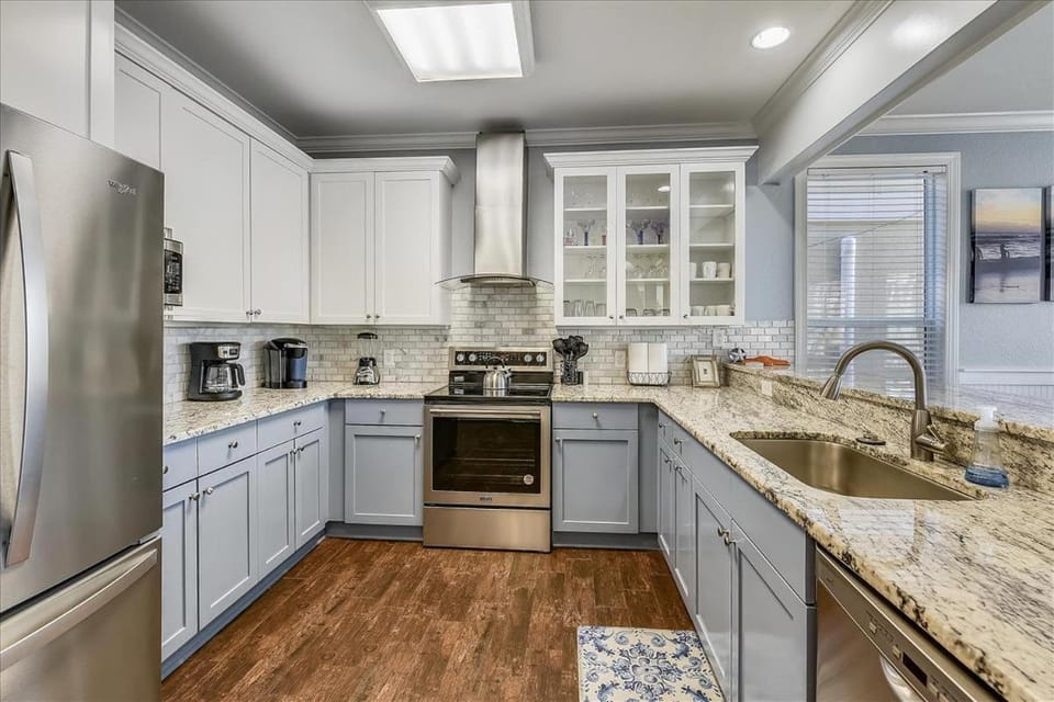 Kitchen or kitchenette, kitchen
