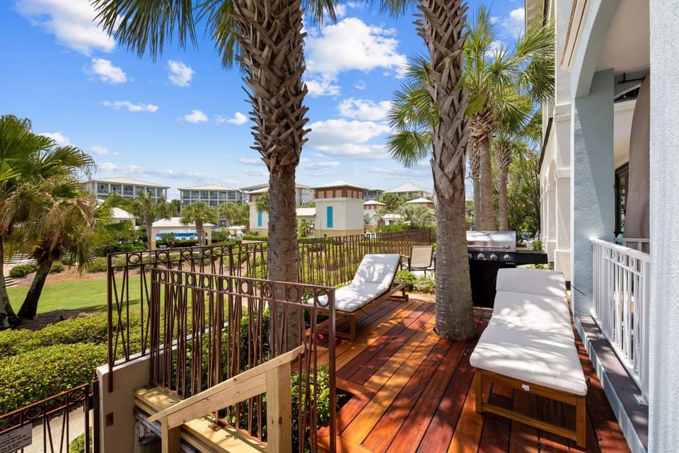 Patio, Seating area, pet friendly