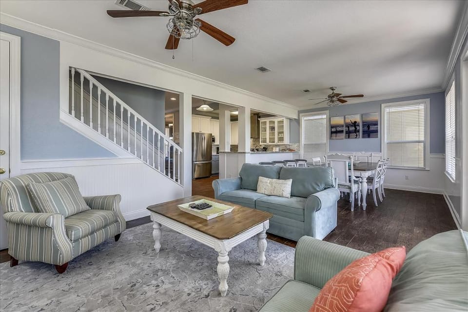 Living room, Dining area, kitchen