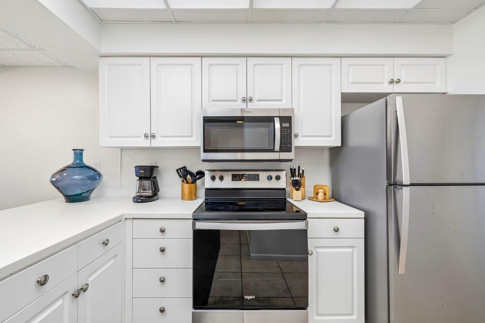 Kitchen or kitchenette, kitchen