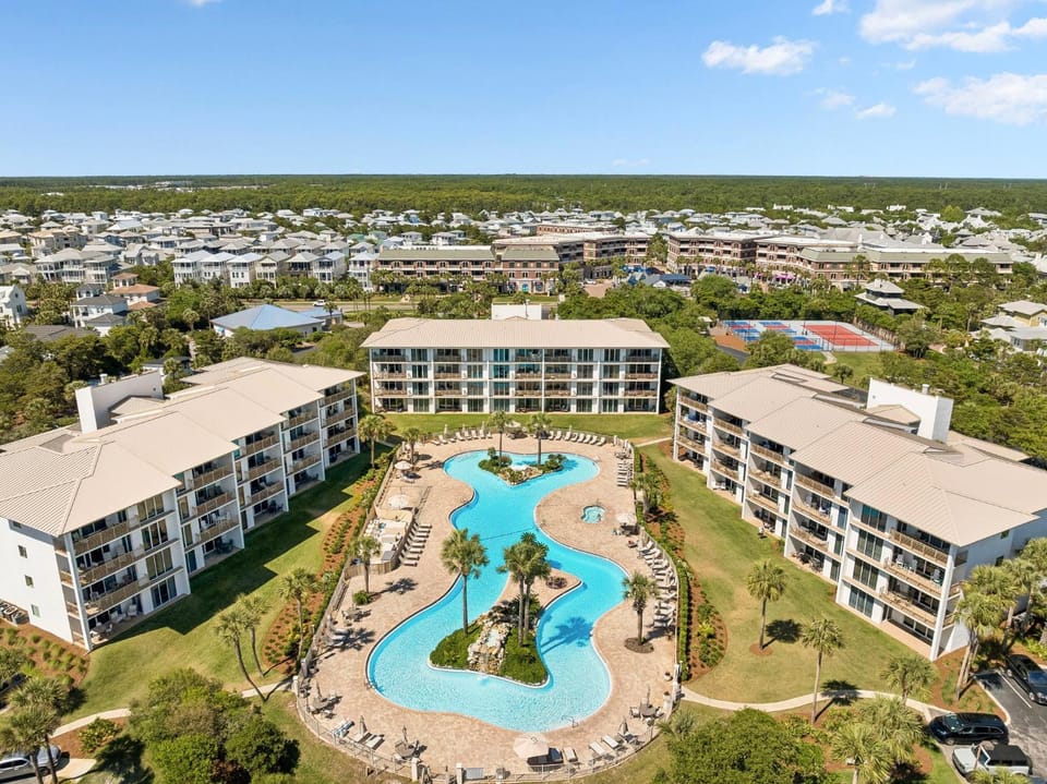 Property building, Bird's eye view, Swimming pool