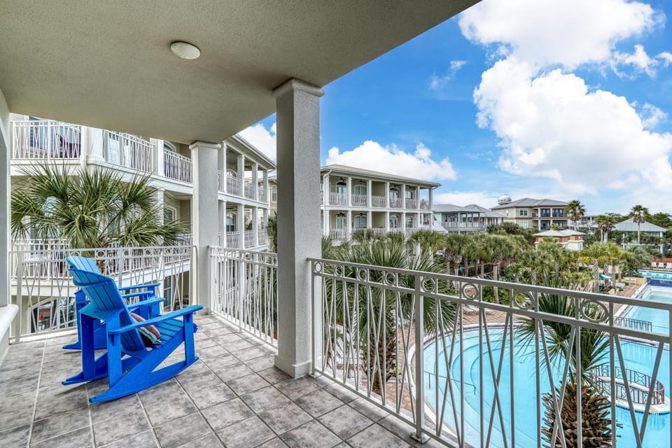 View (from property/room), Balcony/Terrace, Seating area, Pool view, Swimming pool