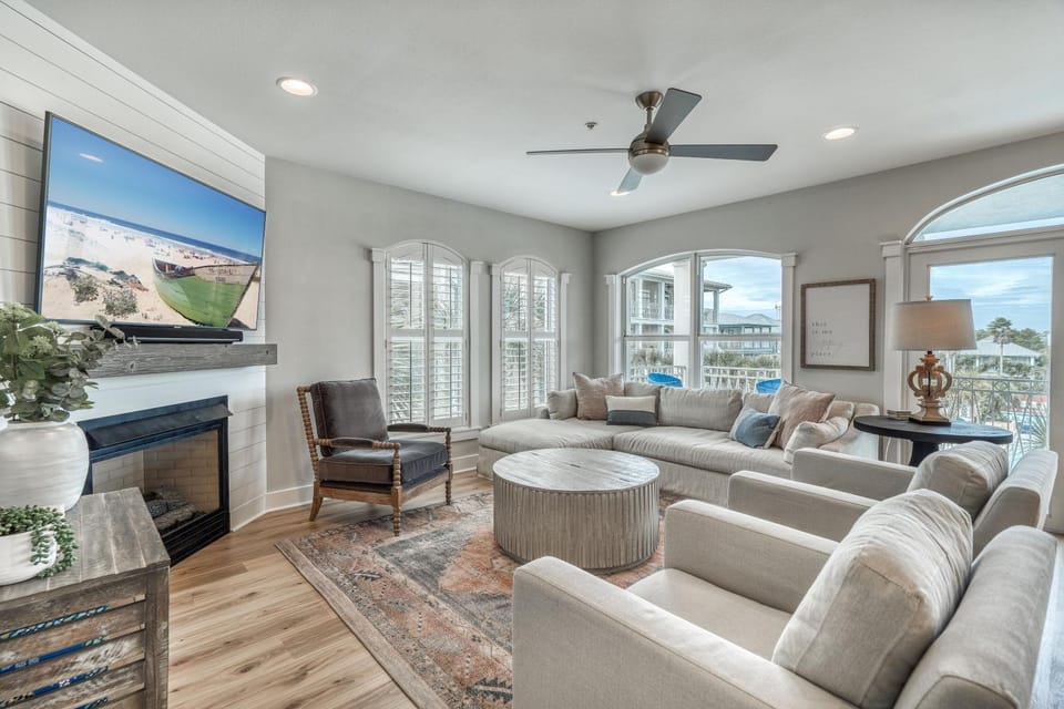 TV and multimedia, Balcony/Terrace, Living room, Family, fireplace