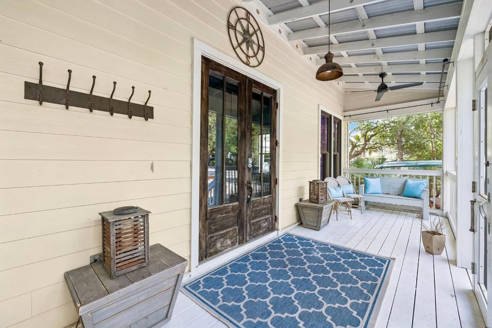 Patio, Facade/entrance, Seating area