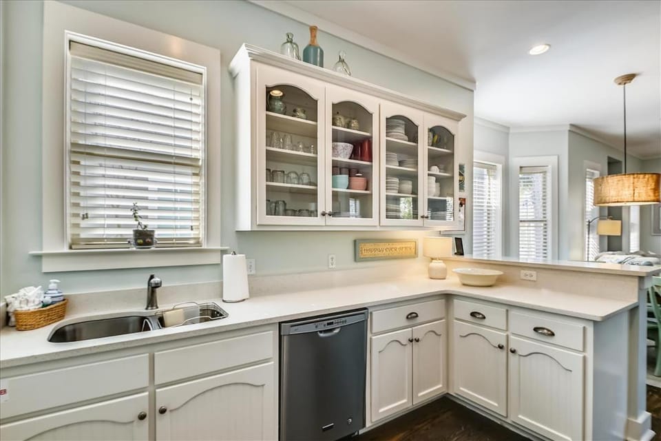 Kitchen or kitchenette, kitchen