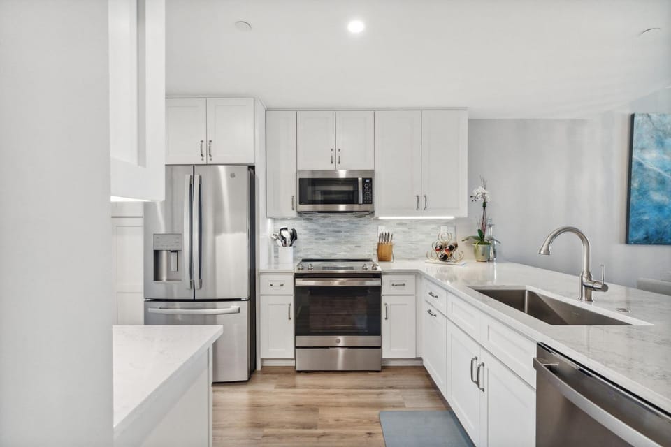 Kitchen or kitchenette, kitchen