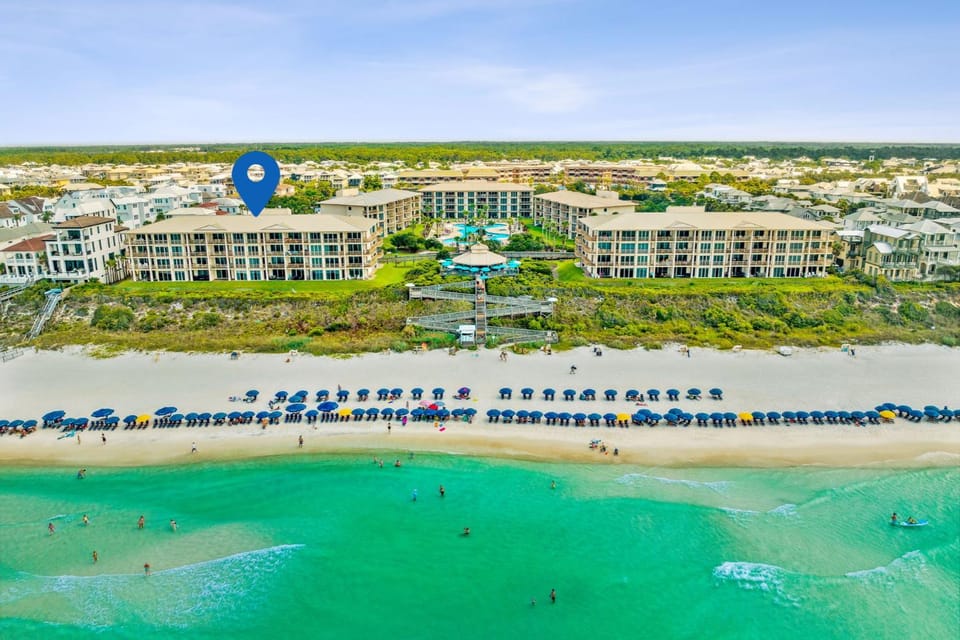 Property building, Restaurant/places to eat, Neighbourhood, Bird's eye view, Beach, Swimming pool