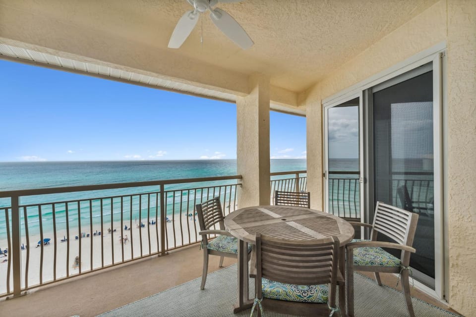 View (from property/room), Balcony/Terrace, Dining area, Sea view