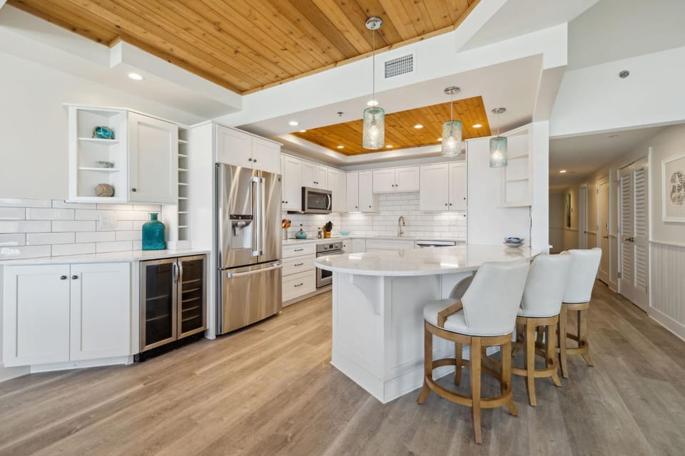 Kitchen or kitchenette, kitchen
