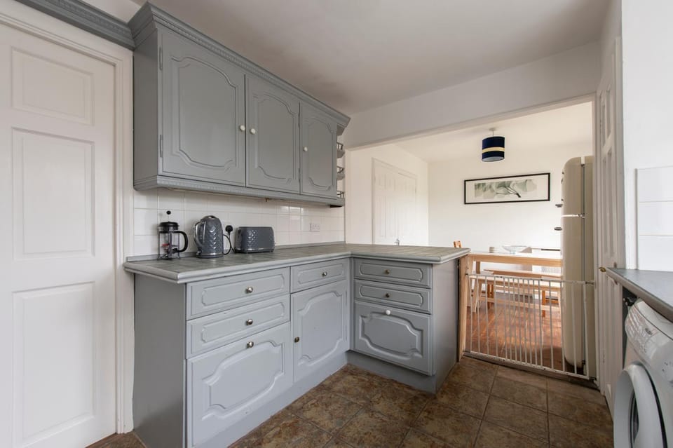 Coffee/tea facilities, Kitchen or kitchenette, Dining area, minibar, pet friendly, stove, toaster