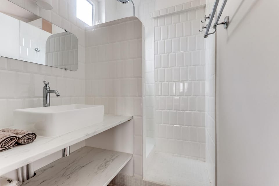 Shower, Bathroom, towels