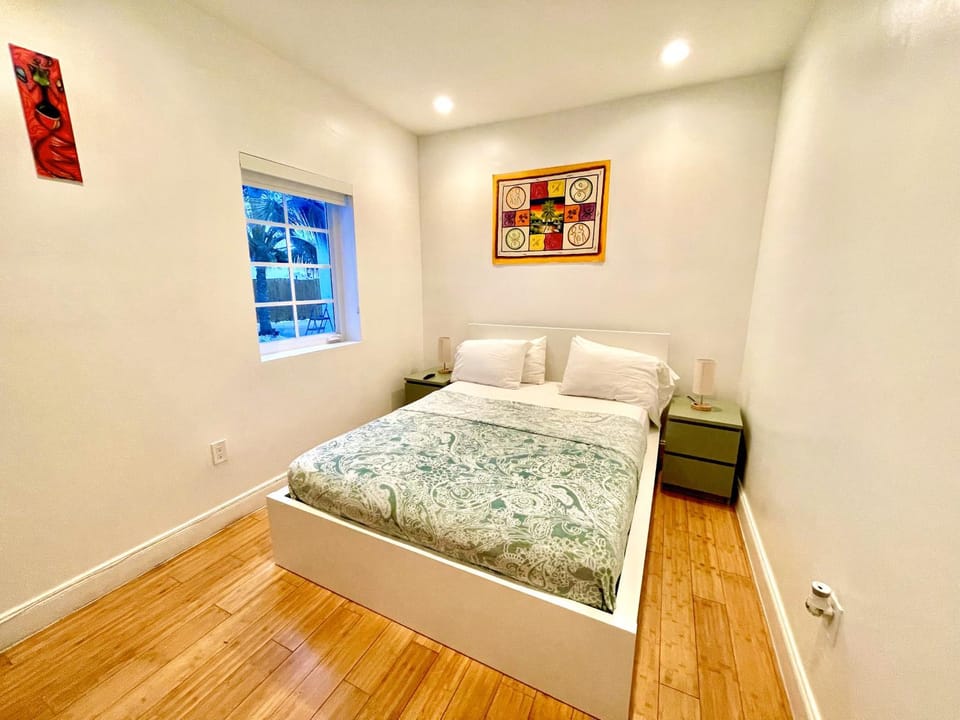 20 GUESTS LUXURIOUS SOUTH BEACH SUITE 2 Apartment in Flamingo Lummus