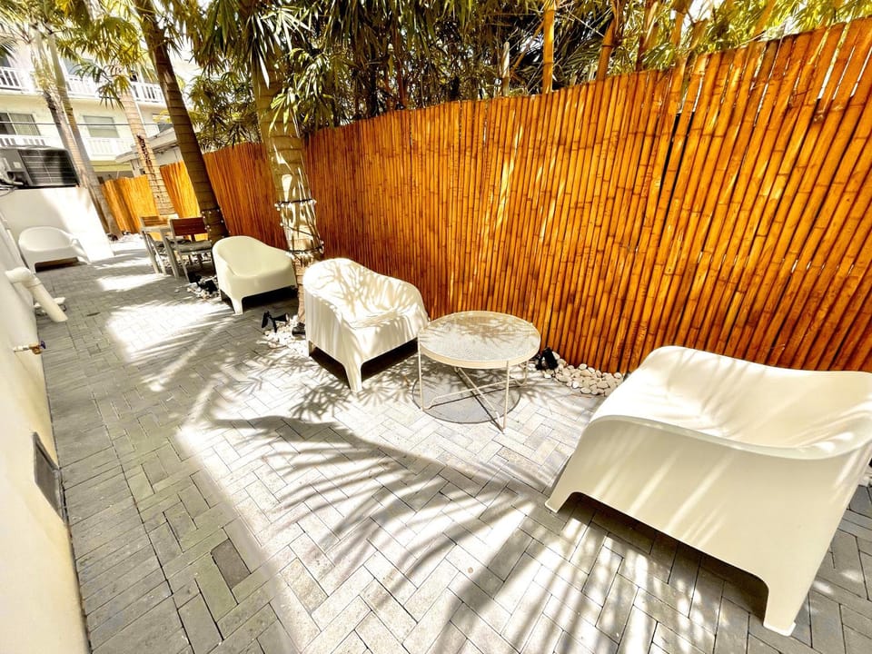 20 GUESTS LUXURIOUS SOUTH BEACH SUITE 2 Apartment in Flamingo Lummus