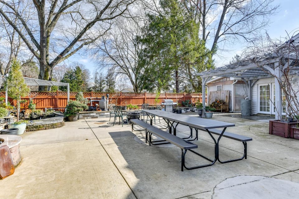 Spacious Home w/ Tranquil Patio ~ 29 Mi to DC! House in Severn