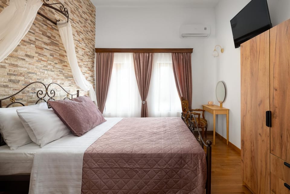 TV and multimedia, Bedroom, wardrobe