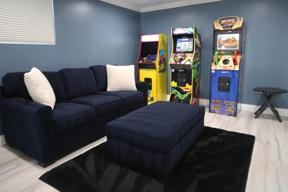 Game Room, Seating area, Evening entertainment