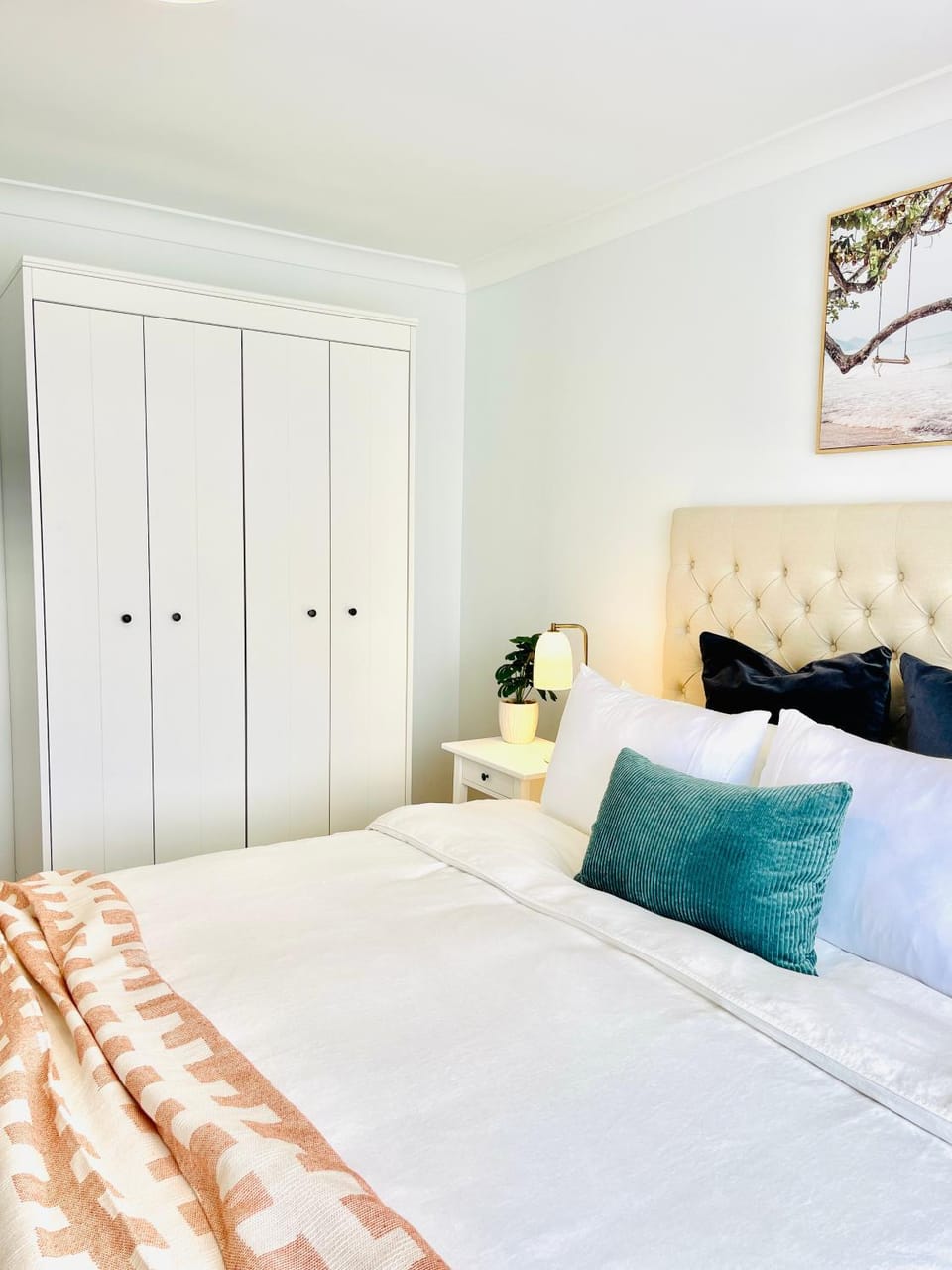 Bed, Photo of the whole room, Bedroom, wardrobe