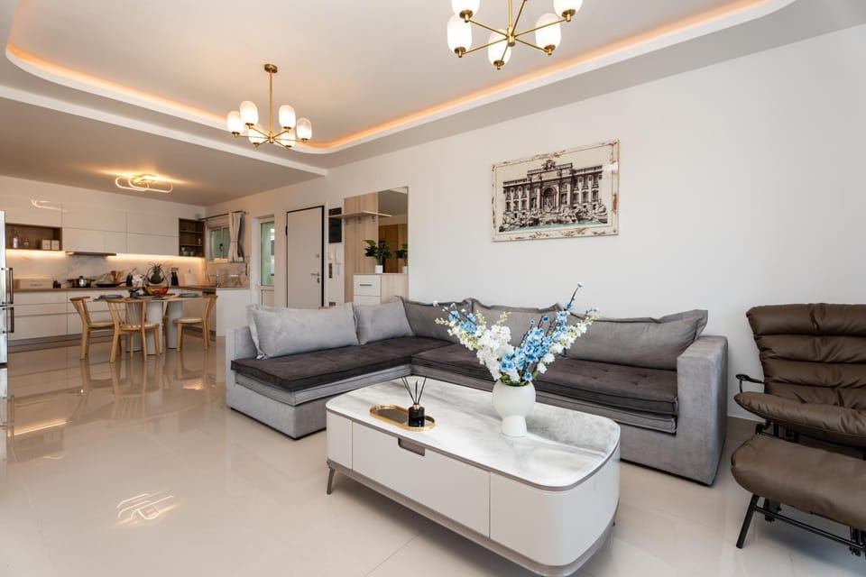 Kitchen or kitchenette, Living room, Seating area, Dining area