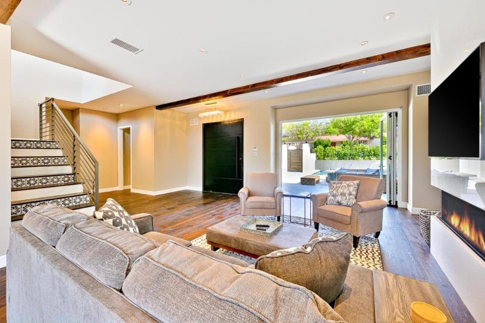 Luxury Bird Rock Home with Private Pool, Hot Tub & Fire Pit! House in La Jolla