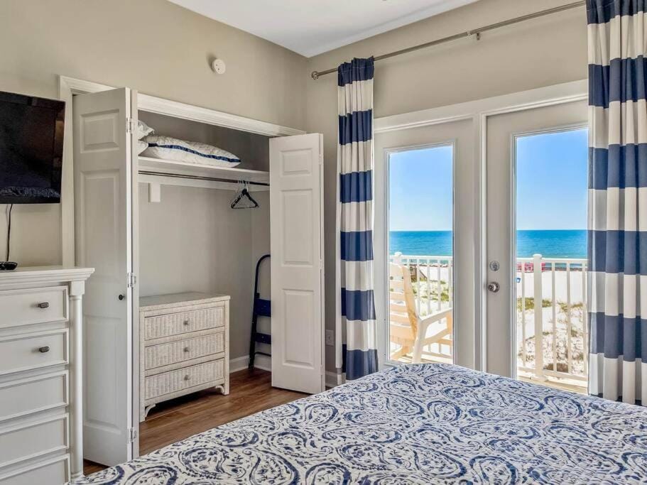 Dolphin View Duplex Side B - Beachfront Heated Pool -Gulf Shores Alabama - Near The Hangout House in West Beach