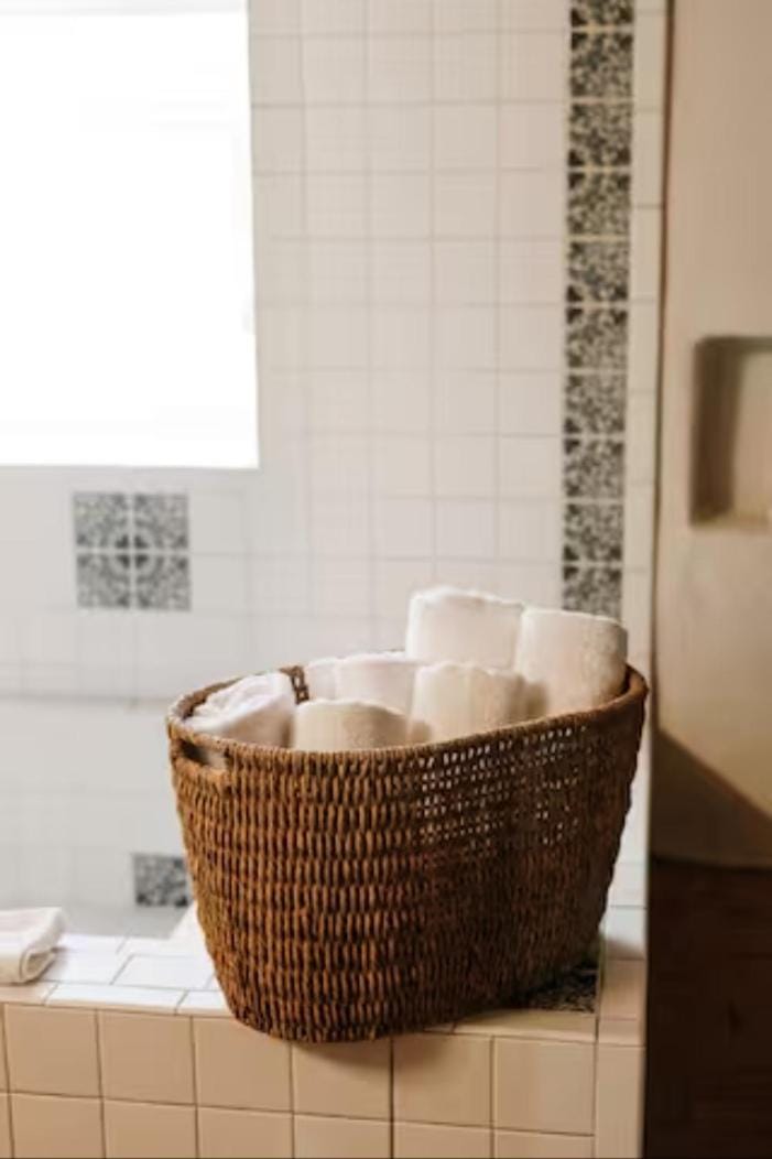 Bathroom, Bath, towels