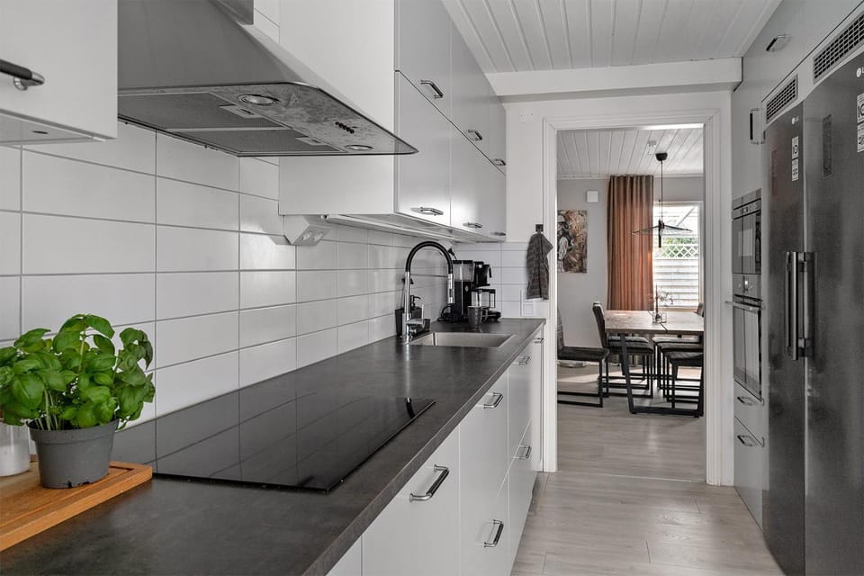 Kitchen or kitchenette, minibar, pet friendly, stove