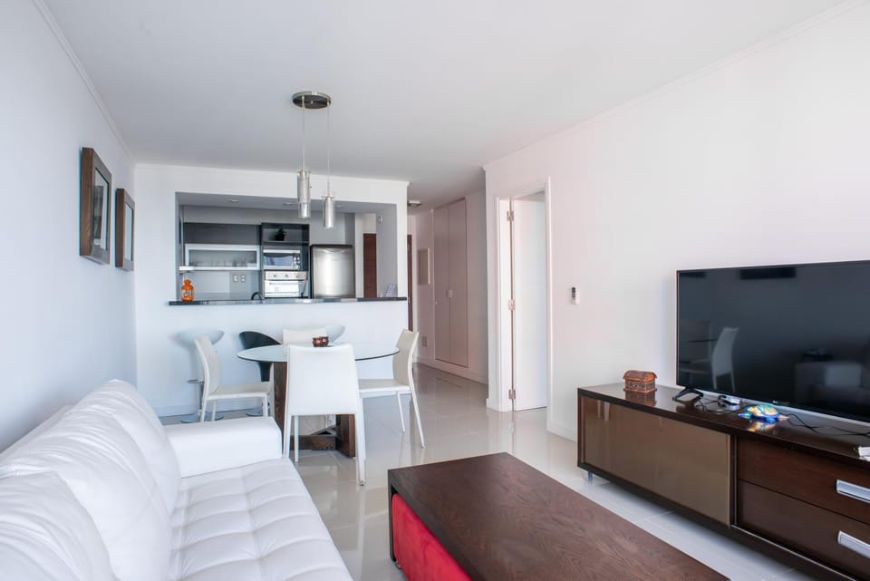 TV and multimedia, Kitchen or kitchenette, Living room, Dining area