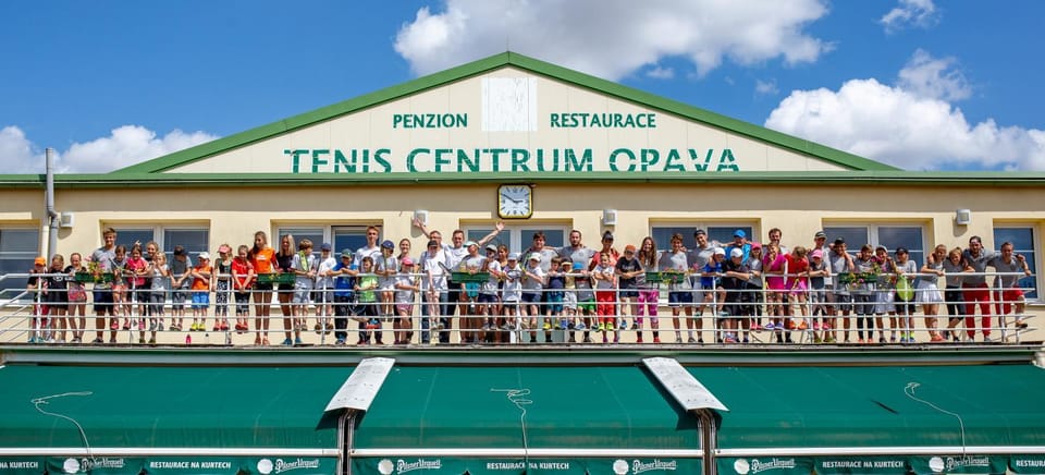 Restaurant/places to eat, Neighbourhood, Tennis court