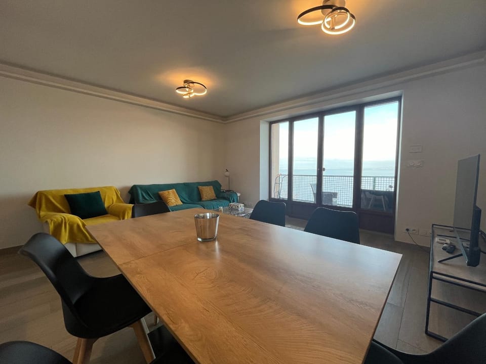 Spacieux appartement 2 chambres avec WiFi à Évian-les-Bains - FR-1-498-102 Apartment in Évian-les-Bains