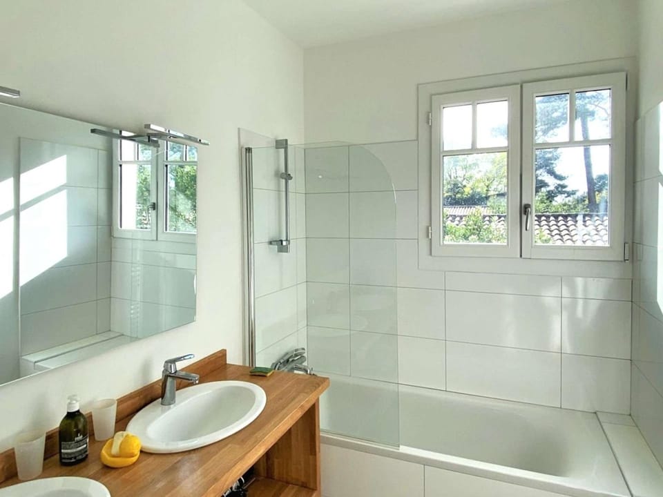 Villa spacieuse avec jardin pour 16 personnes Villa in Lege-Cap-Ferret