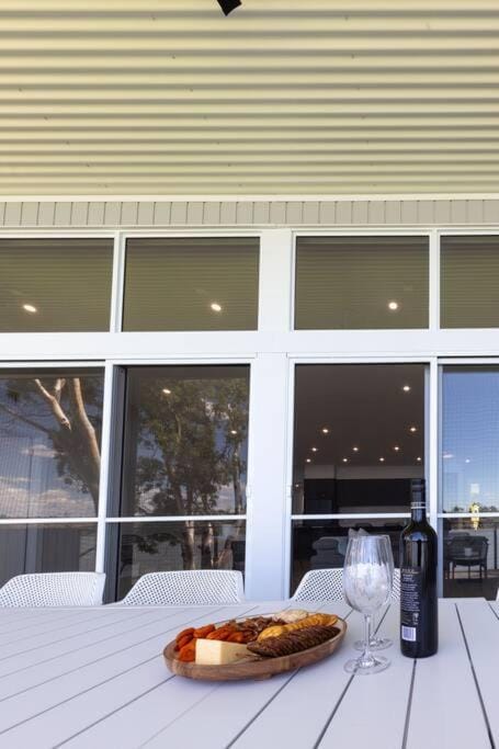 120 River Lane, Mannum House in Mannum