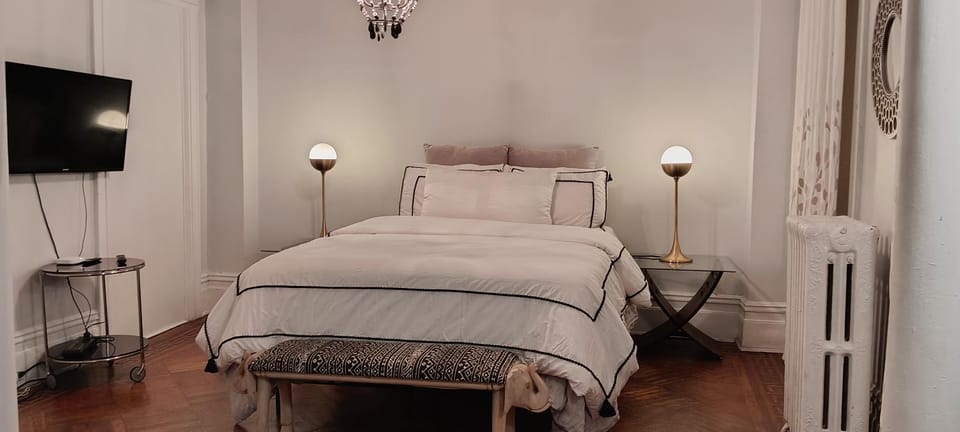 Bed, Photo of the whole room