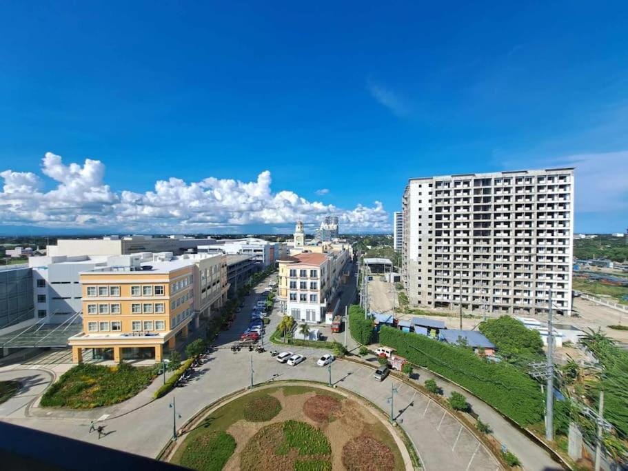 Day, Neighbourhood, Bird's eye view, City view, Garden view, Garden view, Street view, Location, Parking