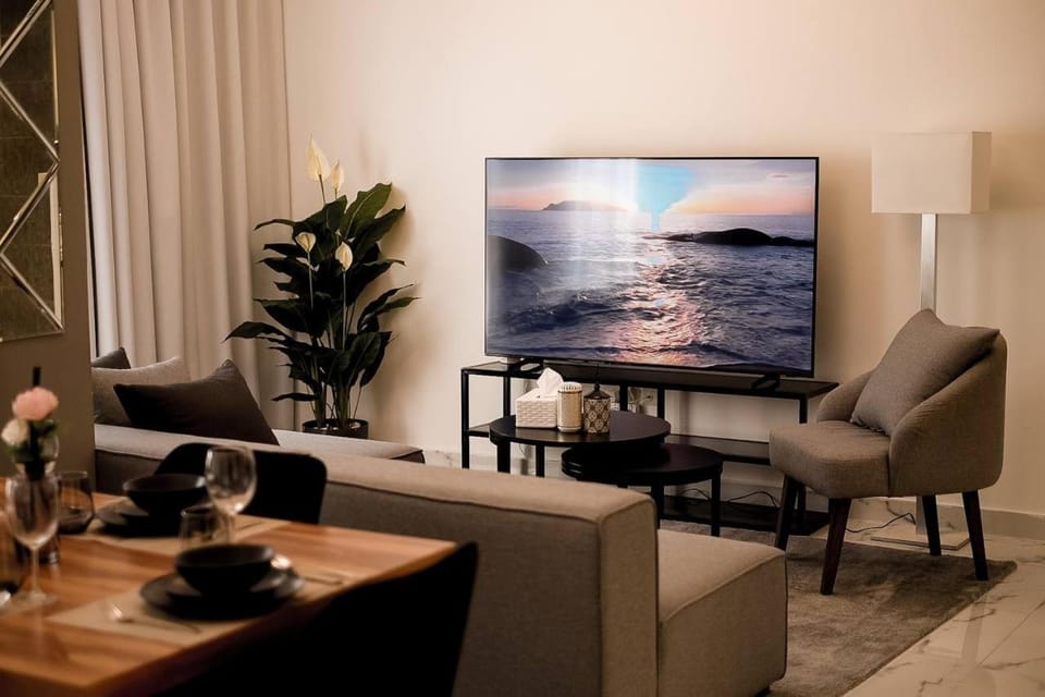 Dubaistay Luxury 2 Bedroom holiday appartment JVC KING and QUEENSIZE Apartment in Dubai