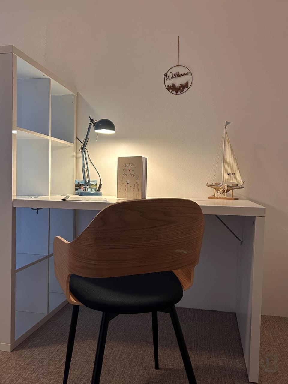 Photo of the whole room, Business facilities, furniture, furniture