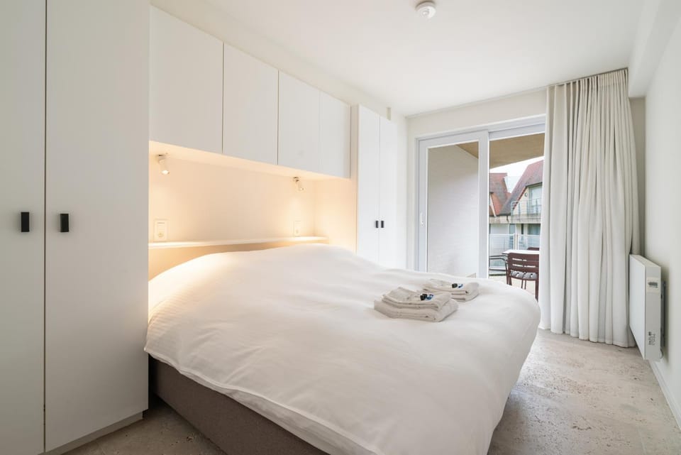 Bed, Balcony/Terrace, Bedroom