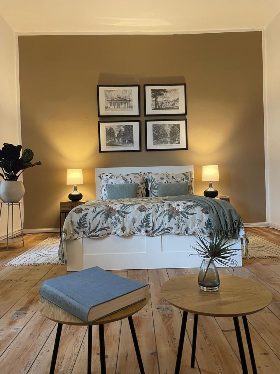 Bed, Decorative detail, Bedroom