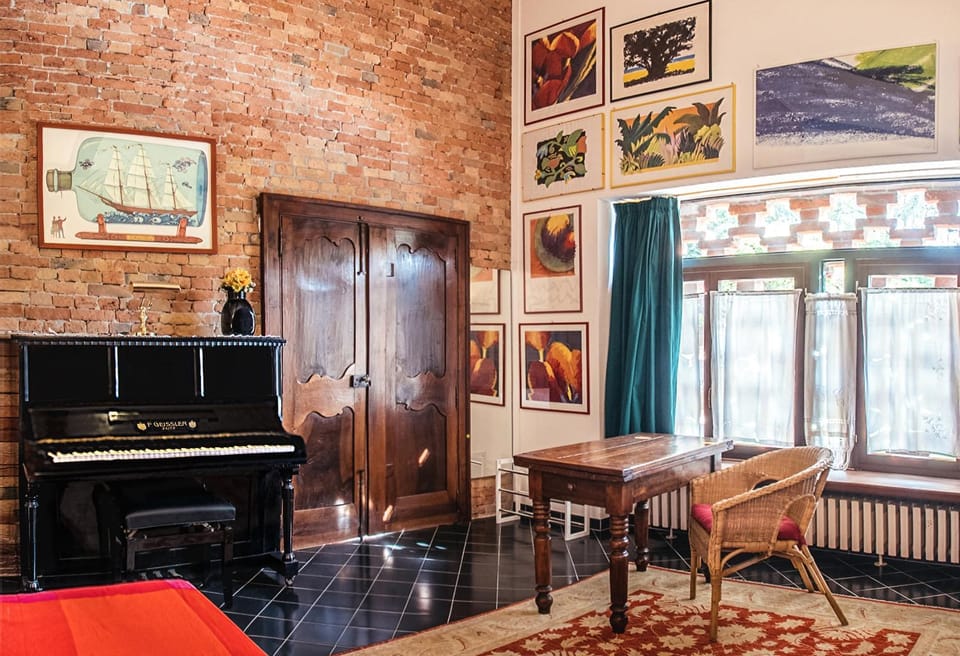 Living room, Seating area, Bedroom