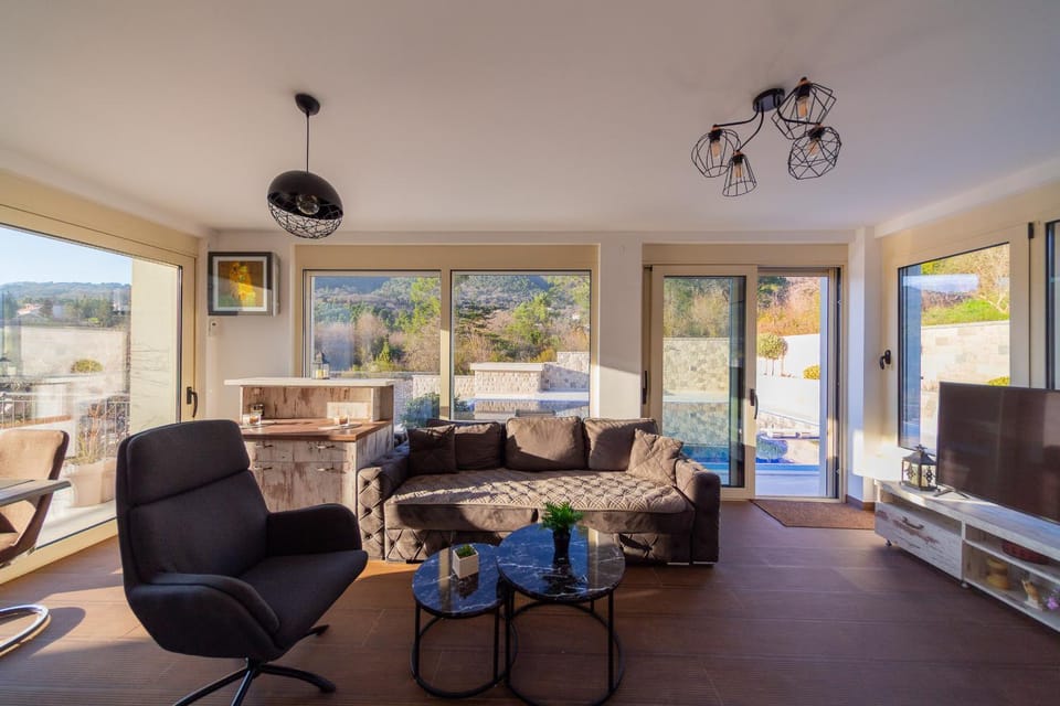 TV and multimedia, Living room, Seating area