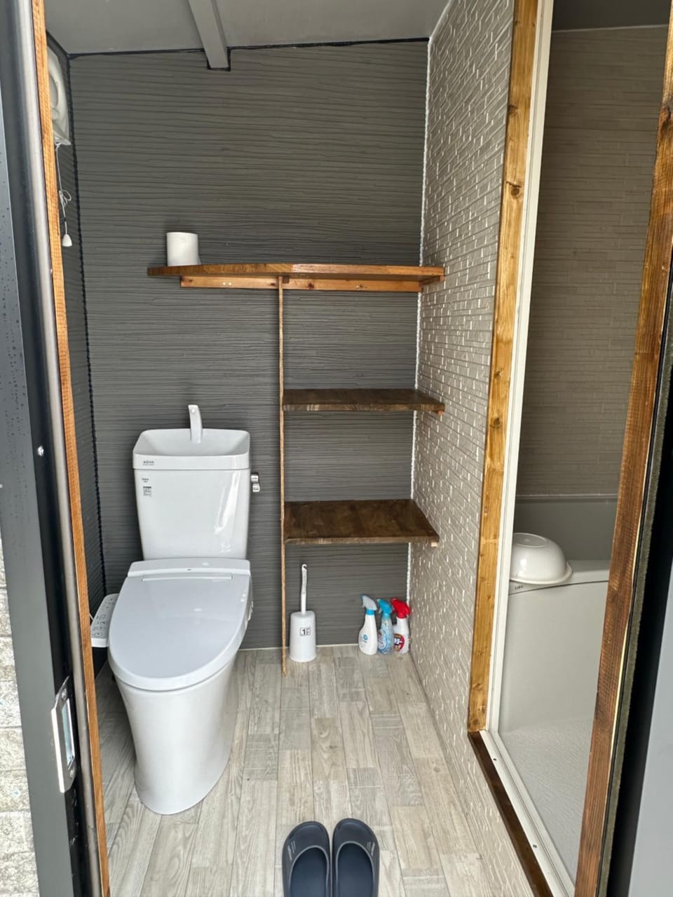 千代丸コンテナハウス CHIYOMARU Container House Bed and Breakfast in Japan