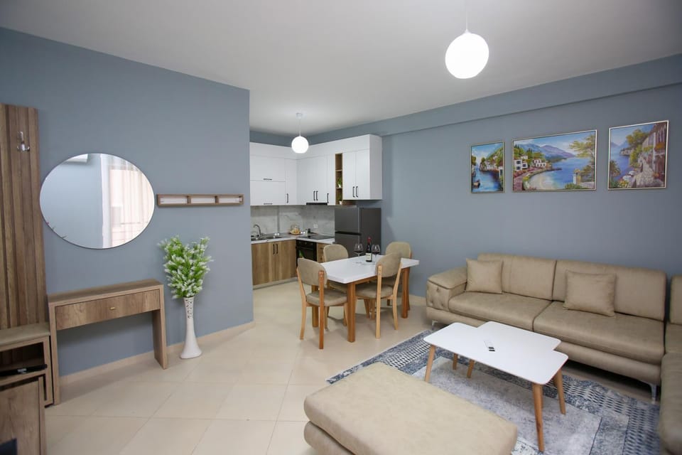 TV and multimedia, Kitchen or kitchenette, Living room, Seating area, Dining area
