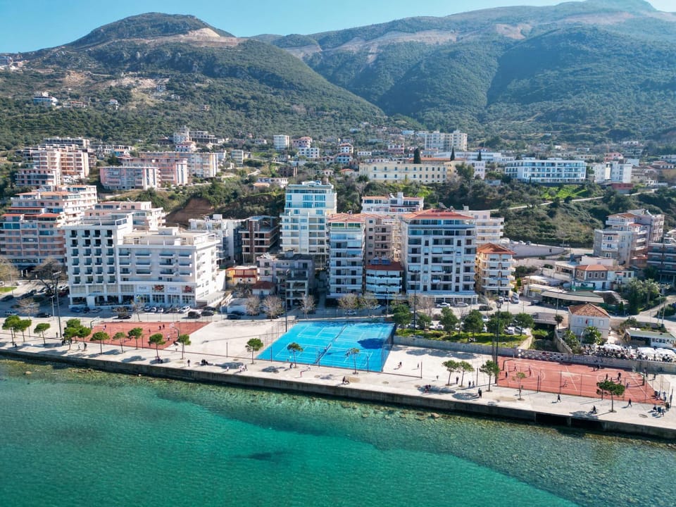 Property building, Beach, Sea view, Location