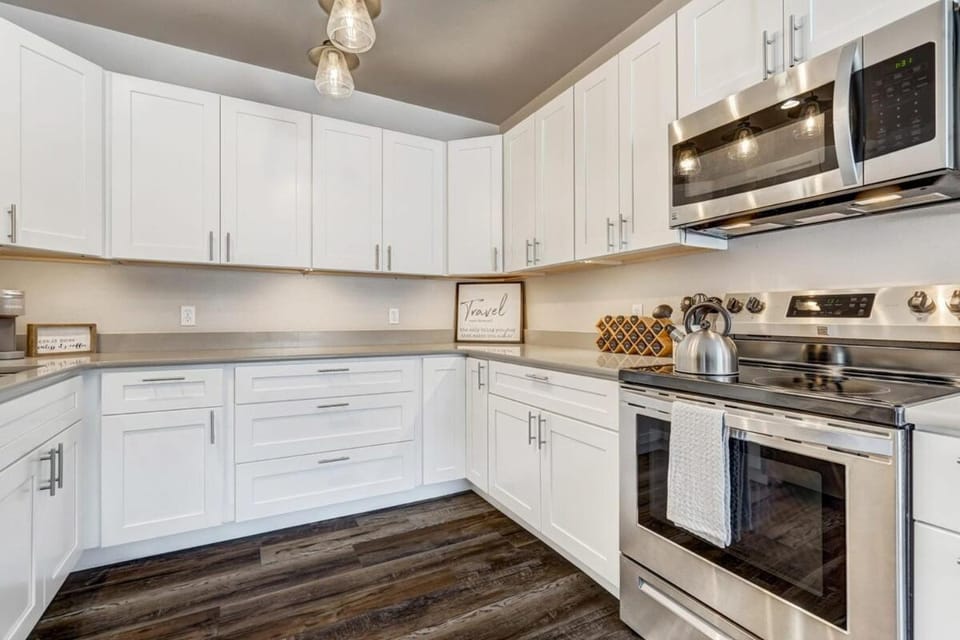 Coyote Condo - Pet-Friendly Downtown Mountain View House in Buena Vista