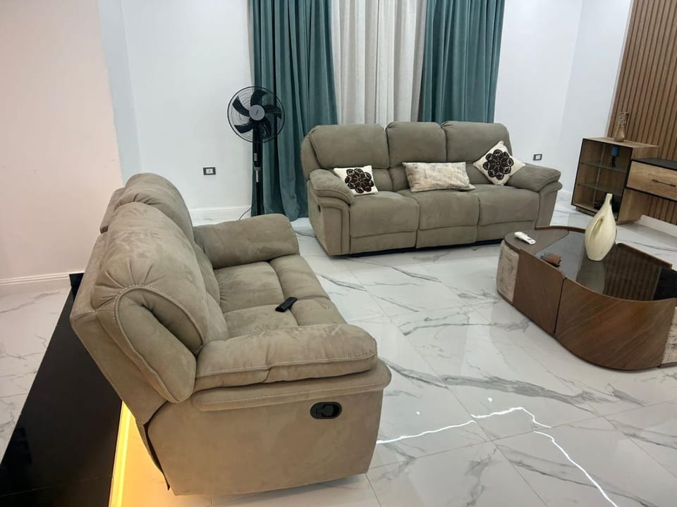 شقة 200 متر جديدة بالكامل للايجار في الحى التاسع مدينة العبور القاهرة Apartment in Cairo Governorate