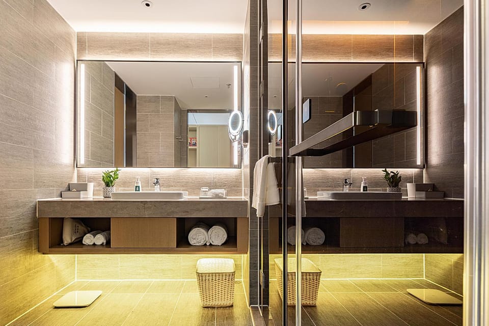 Atour Hotel Zhongshan Ancient Town Huayi Plaza Hotel in Guangzhou