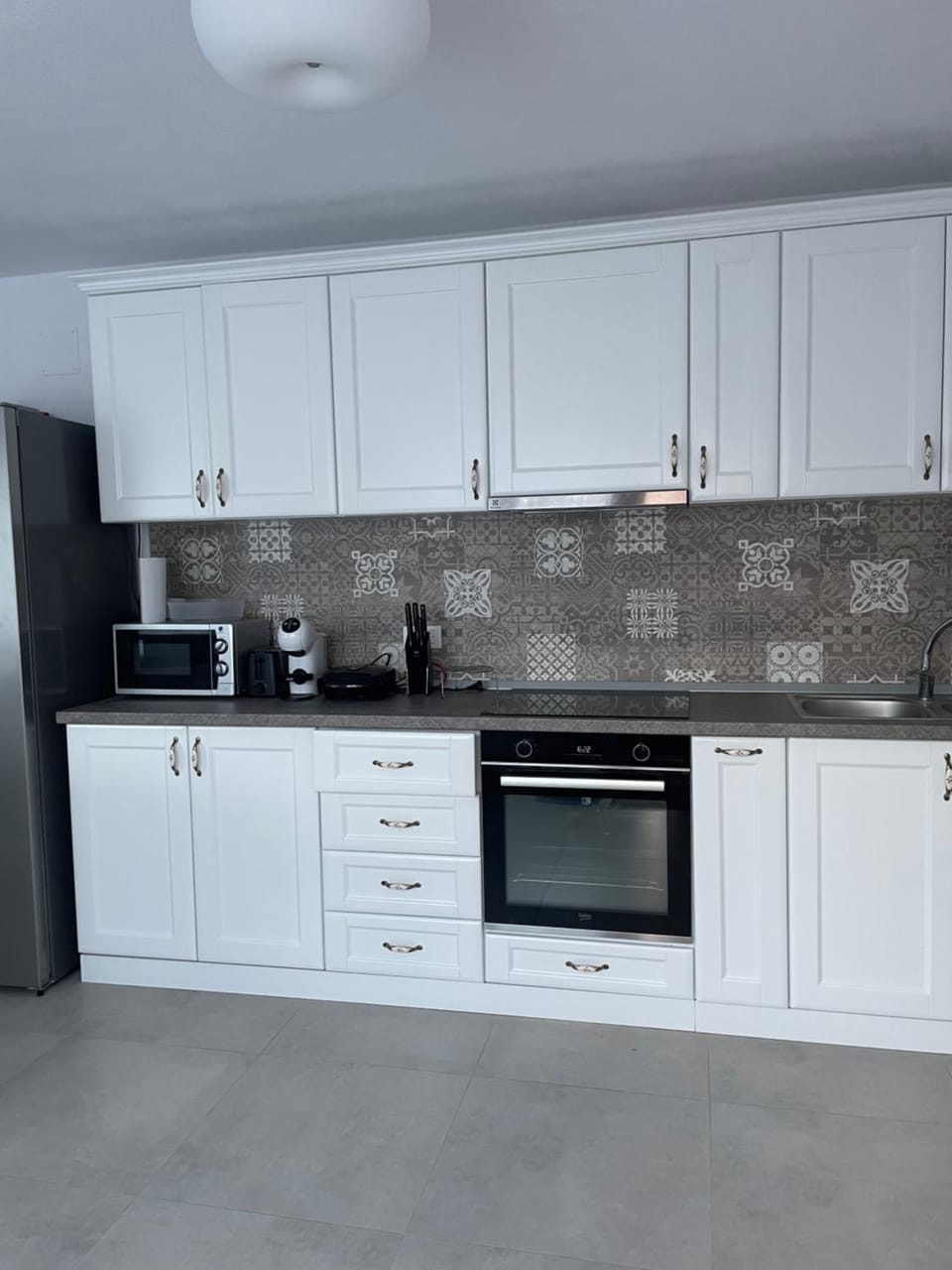 Kitchen or kitchenette, oven, pet friendly, stove