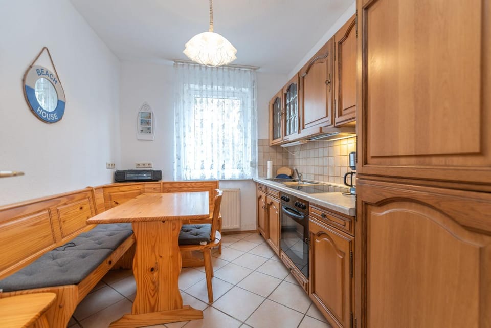 Kitchen or kitchenette, pet friendly, stove